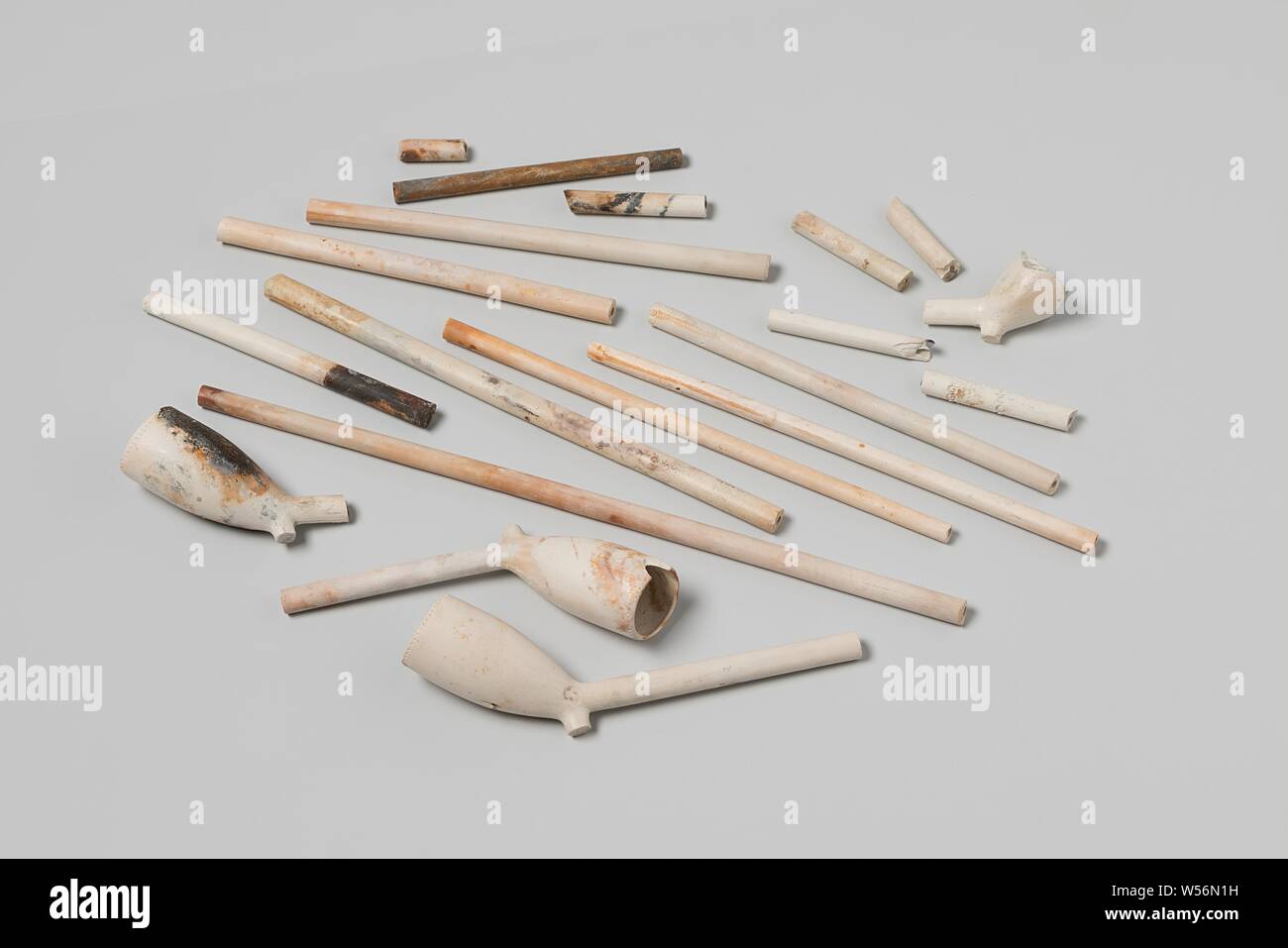 15 loose pieces hi-res stock photography and images - Alamy