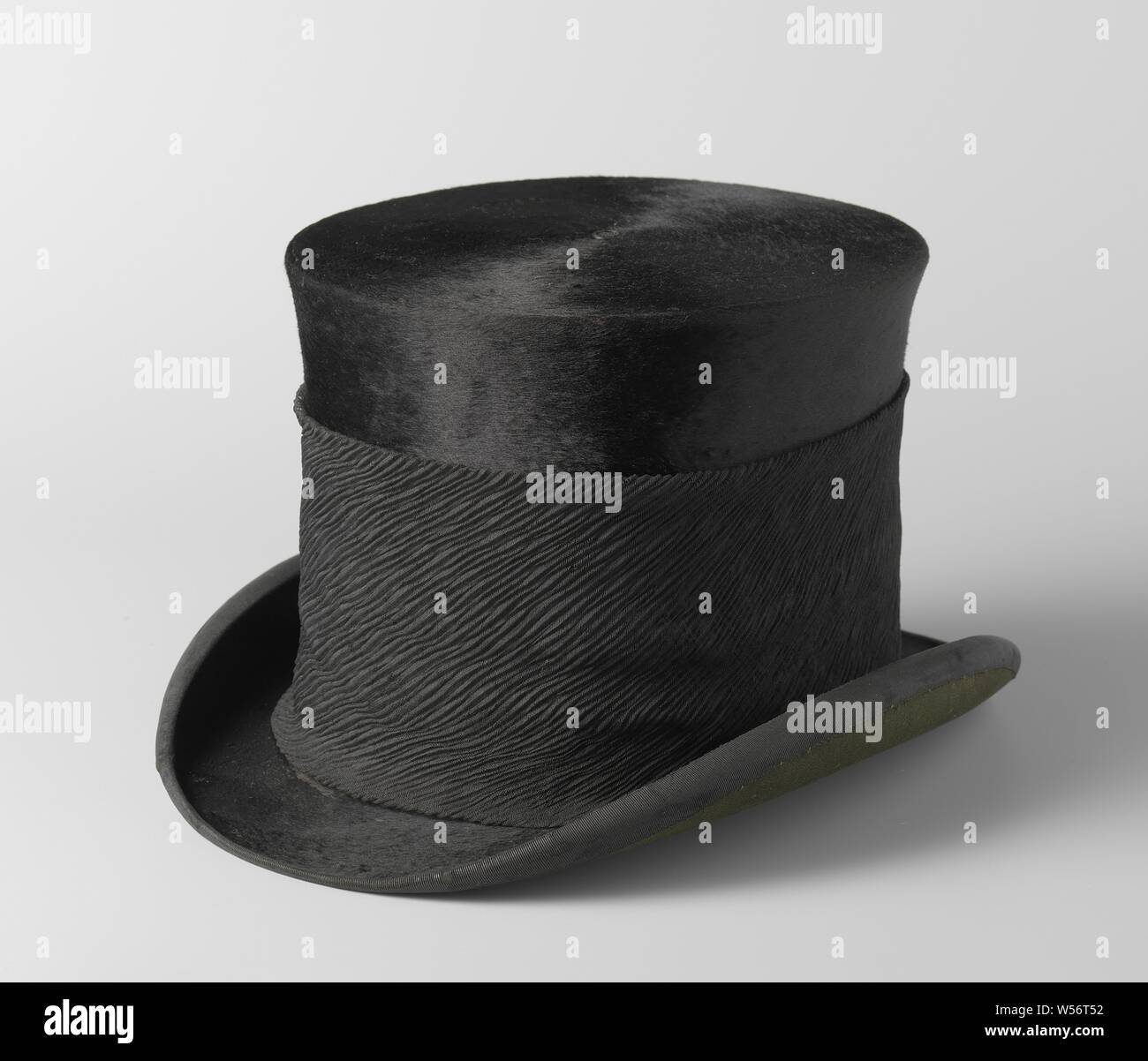 Top hat from S.J.P. Kruger, Black top hat with wide ribbed black