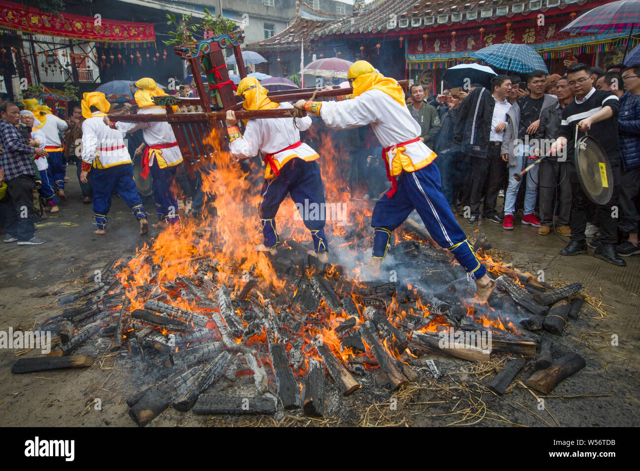 Chinese fire festival hi-res stock photography and images - Alamy