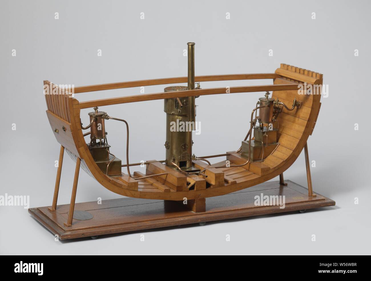 Model of a SaltWater Distiller, Model of a distillation apparatus for