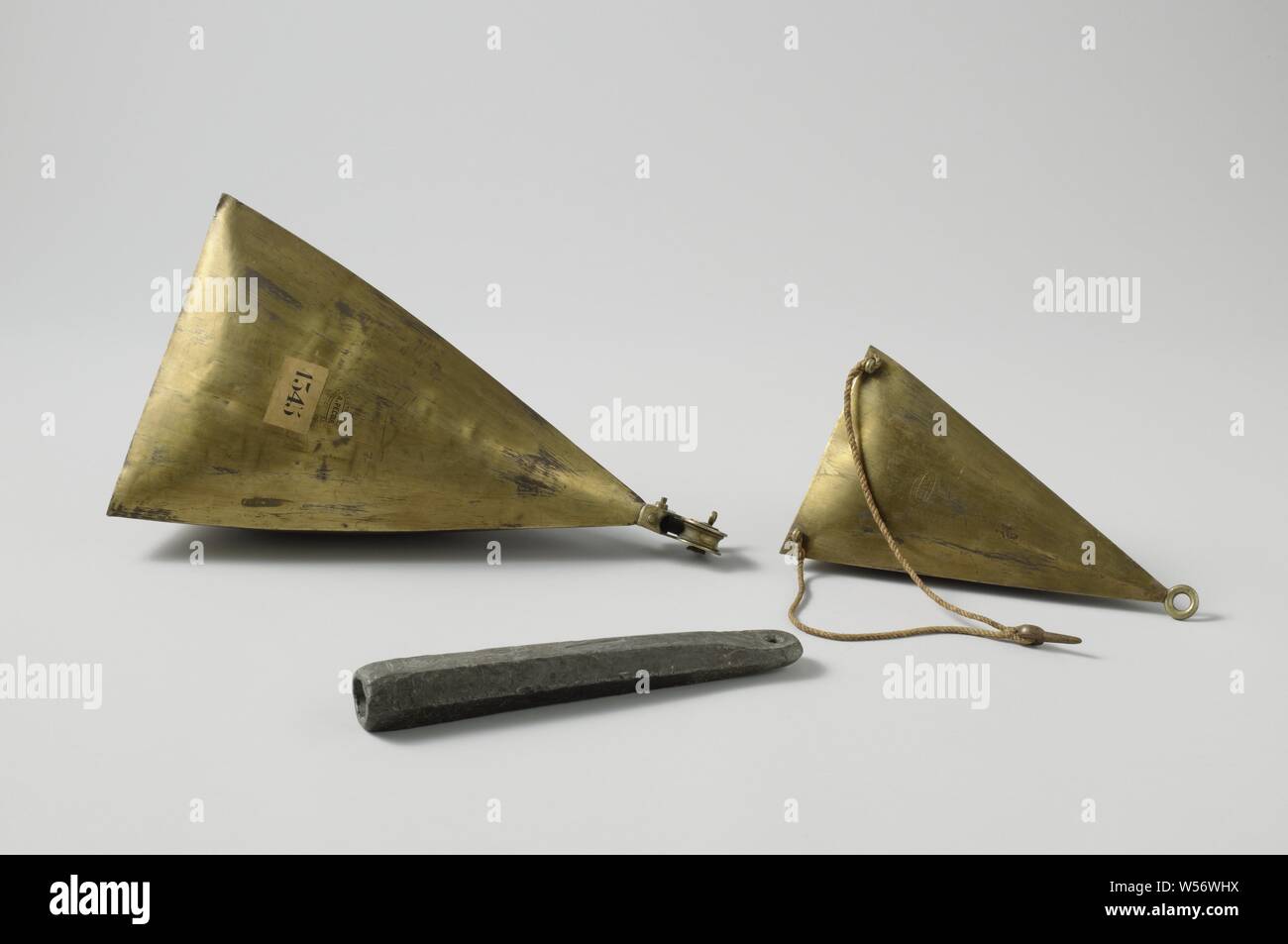 Recoil spring clamps hires stock photography and images Alamy