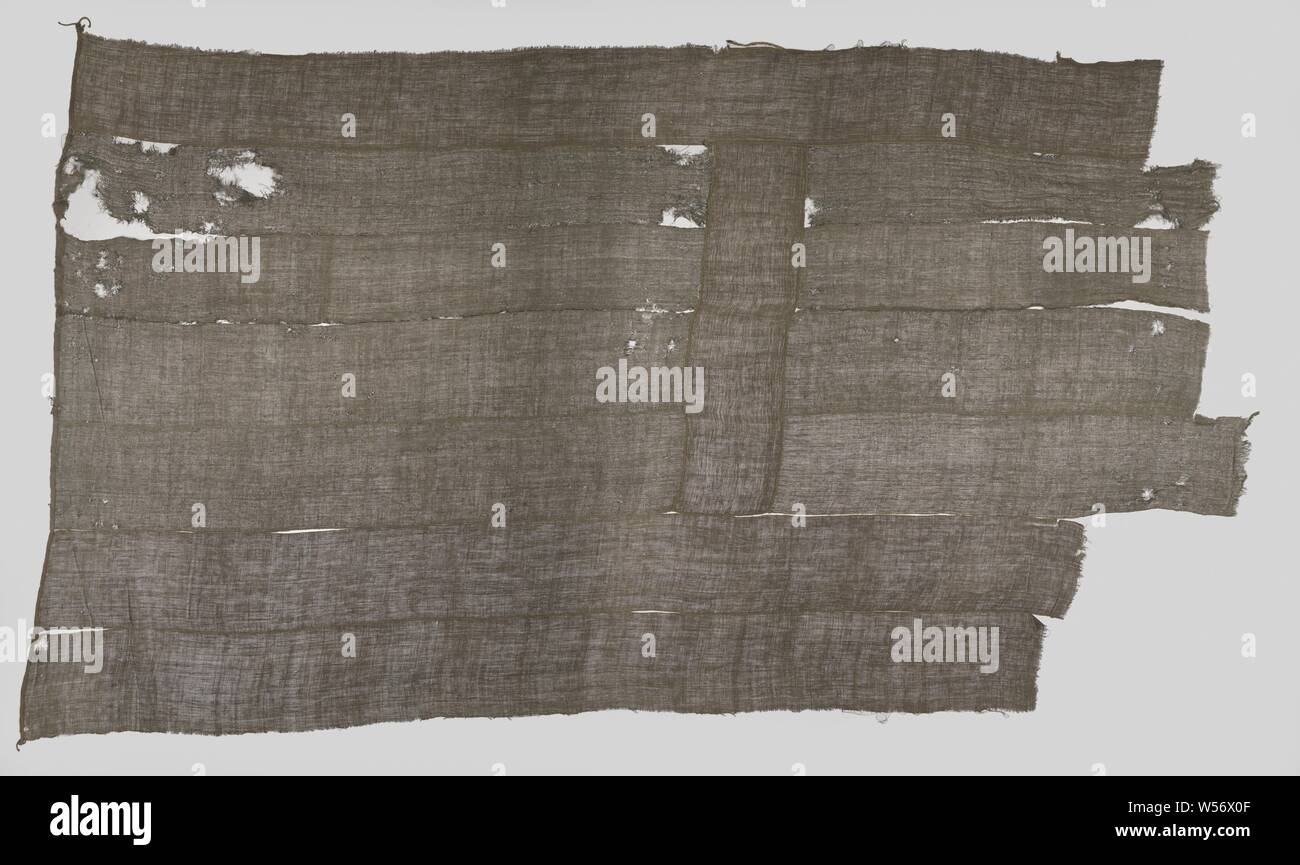 Fragment of a Ship Flag, Upper neck of a ship's flag, red with a white rectangle with a red cross in the upper neck (St. George's cross). This is a red ship's flag of the period 1620-1707, flag, colors (as symbol of the state, etc.), England, Royal Navy, anonymous, c. 1620 - c. 1707, wool, h 393 cm × w 232 cm Stock Photo