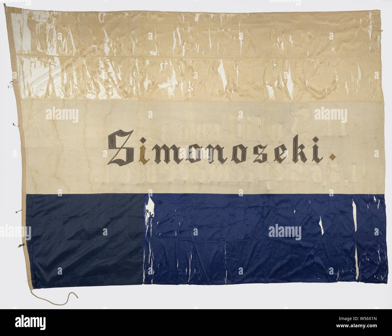 Ship Flag, Dutch tricolor with lettering in gothic letters embroidered with silver thread, in poor condition., Flag, colors (as symbol of the state, etc.), Japan, Shimonoseki, Street of, Batavia, Willem III (king of the Netherlands), Nagato (prince), Medusa (ship), anonymous, Netherlands, 1865, baan rood en blauw, baan wit, silver thread, embroidering, h 300 cm × w 400 cm Stock Photo