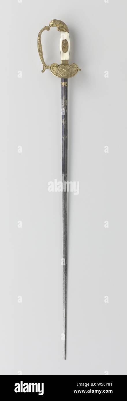 Officer's Sword, so-called 'é tat-major epee' without sheath, with broken point. Straight blade with flattened diamond-shaped cross-section, one-third blued from the grip and damaed-in with gold. The handle plates are of ribbed ivory, with a gold-plated oval handle shield with a crowned monogram of King Willem I in the middle. The hilt knob is in the shape of a half-climbing lion, front bar decorated with tendrils, guard rod with hanging baffle plate and anchor in laurel branch., Peter Knecht (attributed to), Solingen, 1820 - 1830, kling, gevest, greep, felt (textile), engraving, sword: l 91.2 Stock Photo