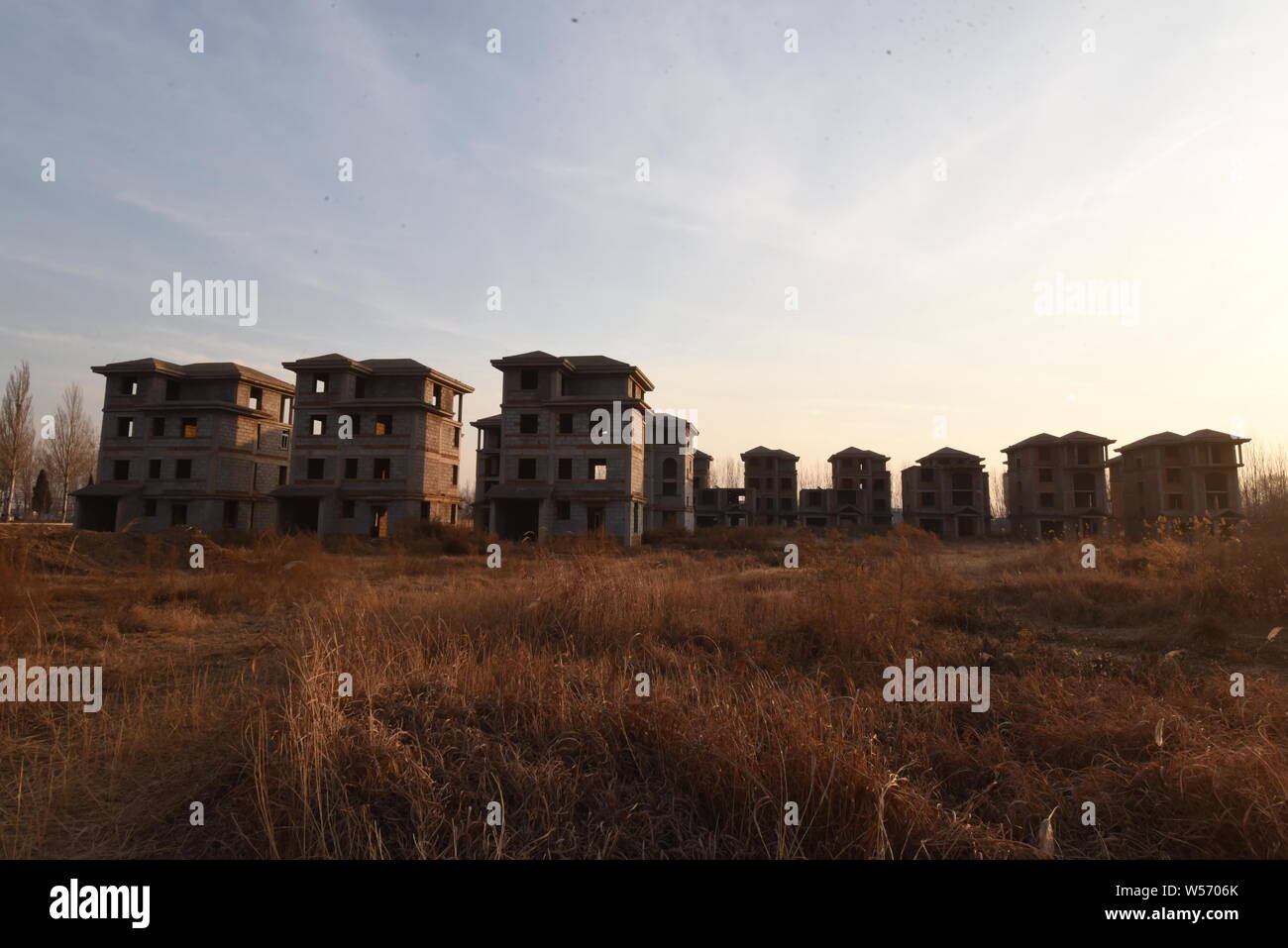 A view of a ghost town with unfinished complex including a boat-shaped building in Yangxin county, Binzhou city, east China's Shandong province, 17 Fe Stock Photo