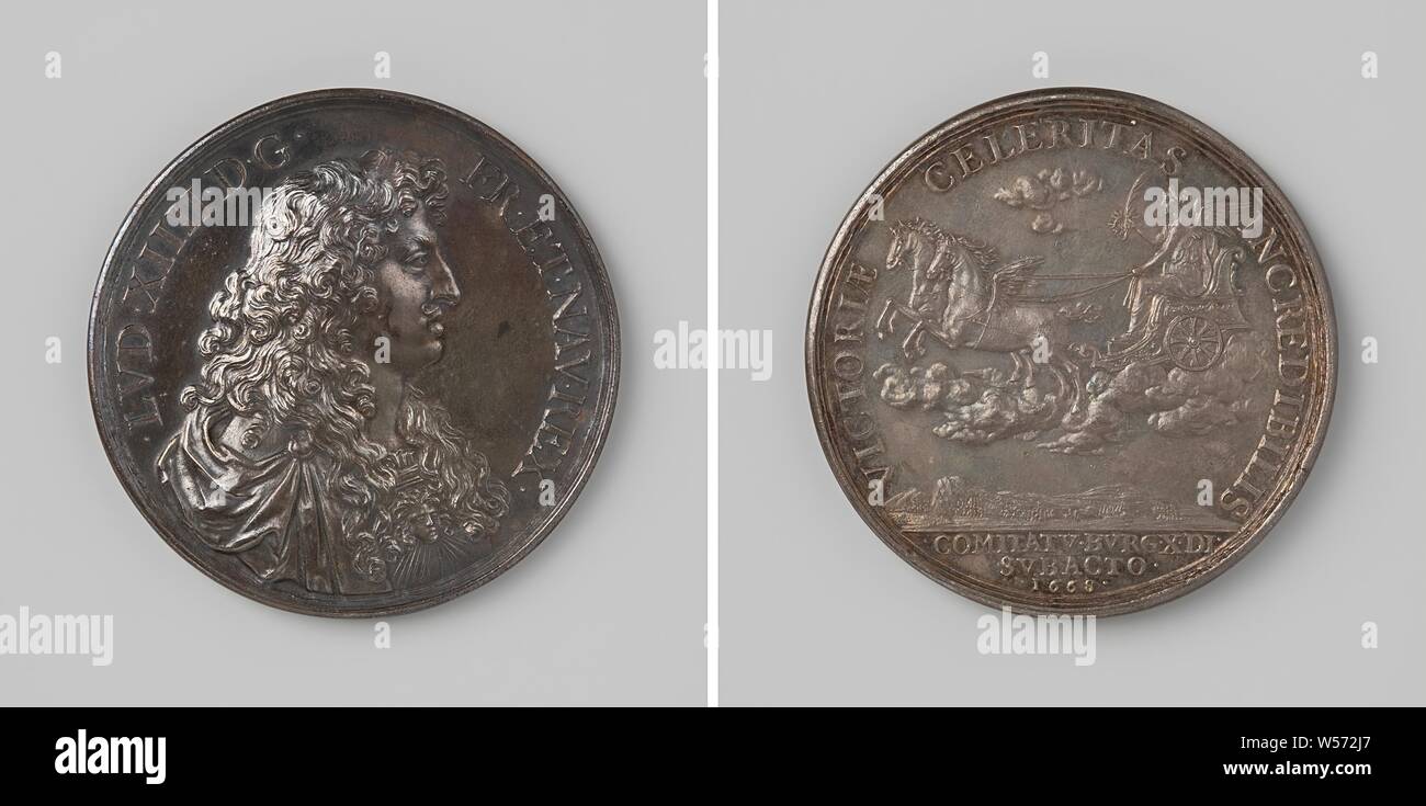 Burgundy County conquered in ten days, Silver Medal. Obverse: bust of a young man (Lodewijk XIV) within a circle. Reverse: Victory seated in a flying chariot within a circle., Franche-Comté, Louis XIV (King of France), Jean Warin (II), Paris, 1668, silver (metal), striking (metalworking), d 5 cm × w 56.68 Stock Photo