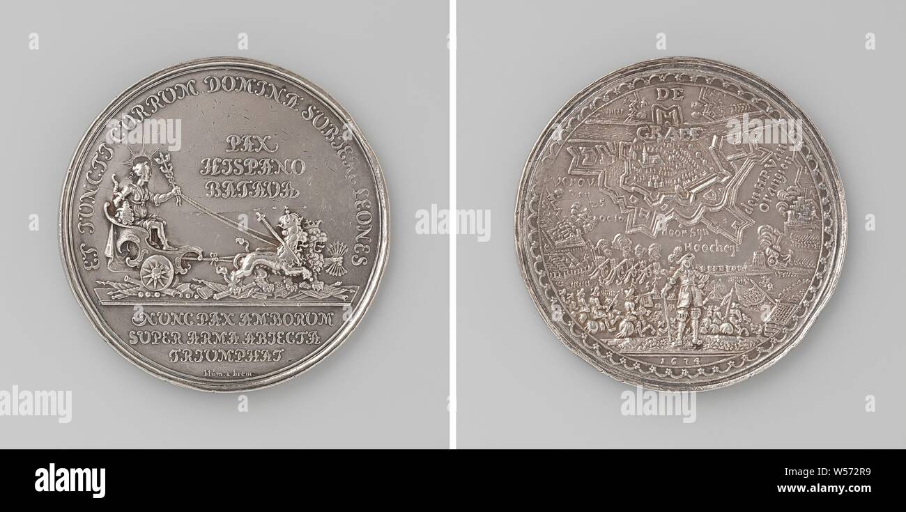 Grave taken by Prince William III, Silver Medal. Obverse: Peace with halo, Mercury staff and horn of abundance on triumphal car drawn by two crowned lions inside an inscription. Reverse: map of a city with besiegers, Grave, Noord-Brabant, Willem III (Prince of Orange and King of England, Scotland and Ireland), Johann Blum, Bremen, 1674, silver (metal), striking (metalworking), d 5.9 cm × w 70.85 Stock Photo