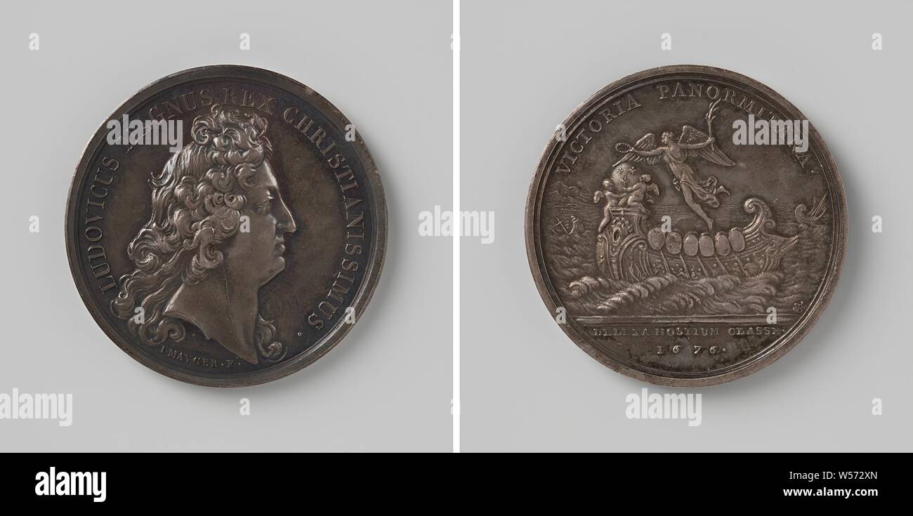 Victory at Palermo, Silver Medal. Front: man's bust inside the inside. Reverse: Victory crowns with a wreath globe with three lilies lifted by two little angels on the stern of an antique ship inside an inscription, Palermo, Sicily, Louis XIV (King of France), Jean Mauger, Paris, 1699 - 1703, silver (metal), striking (metalworking), d 4.1 cm × w 38.60 Stock Photo