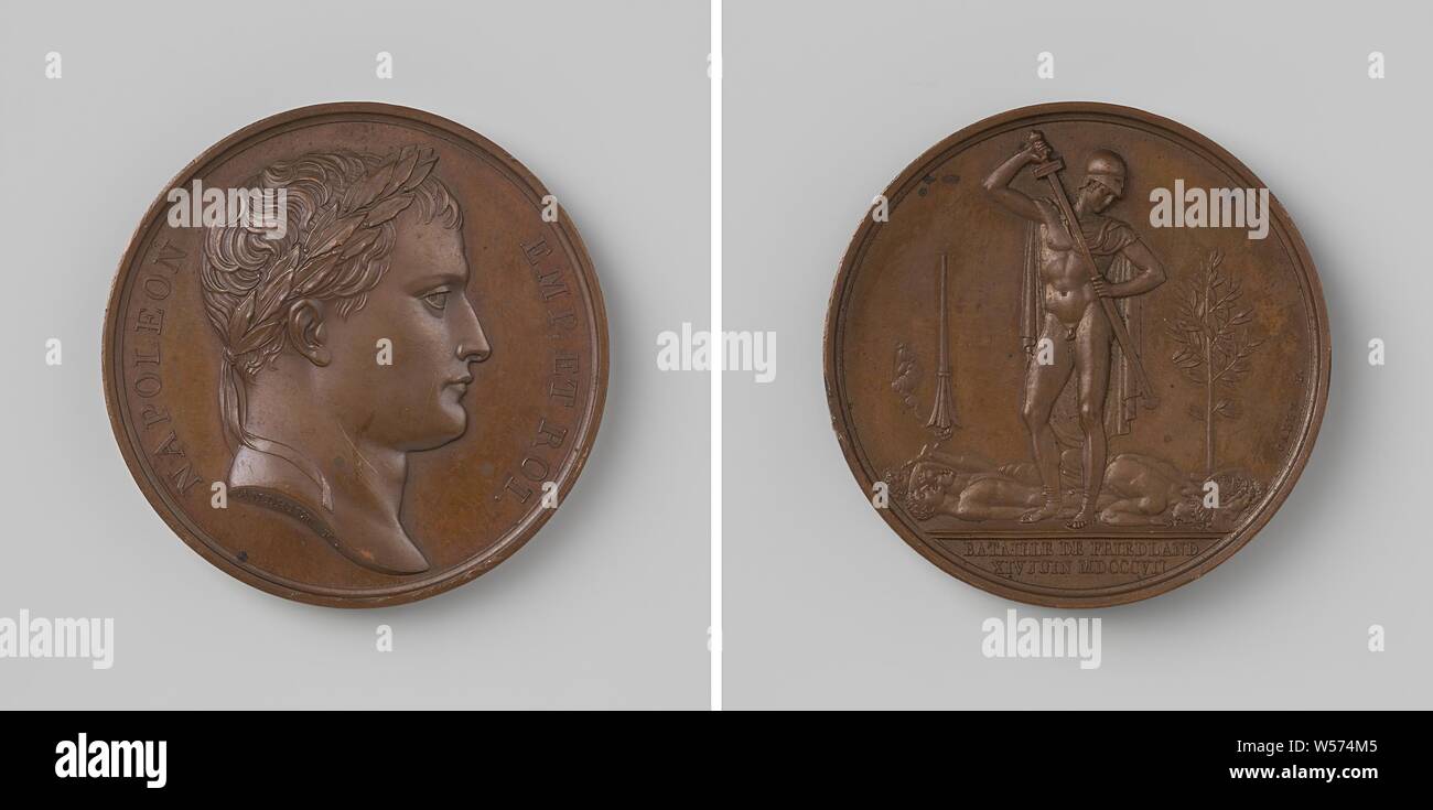 Victory at Friedland, in honor of Napoleon I Bonaparte, Emperor of the French, Bronze Medal. Obverse: man's chest piece with laurel wreath inside an inscription. Reverse: Napoleon, represented as an ancient Greek warrior, stands amidst fallen soldiers and shears his sword back, on the left an inverted, almost extinguished torch, on the right an olive branch, cut off: inscription, Pravdinsk, Napoleon I Bonaparte (Emperor of the French), Bertrand Andrieu, Paris, 1807, bronze (metal), striking (metalworking), d 4 cm × w 360 Stock Photo
