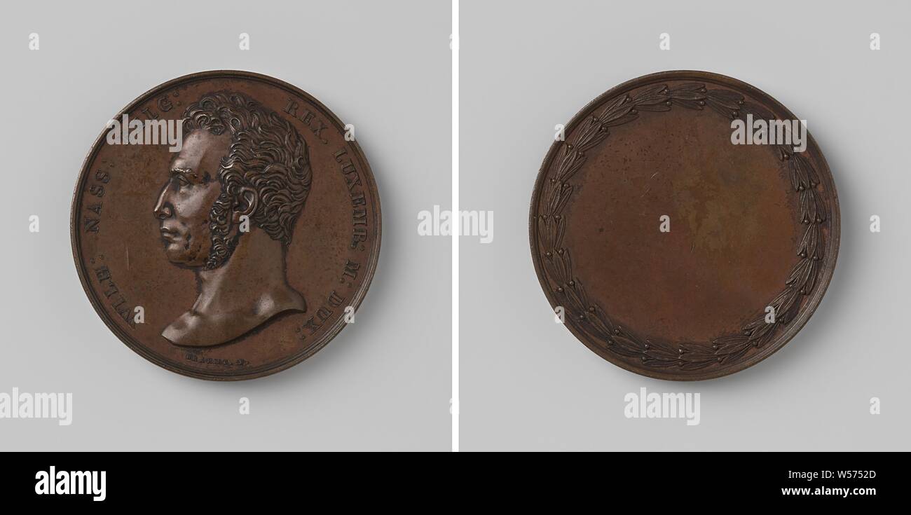 Willem I Frederik, King of the Netherlands, Bronze Medal. Front: man's bust inside the inside. Reverse: blank field within wreath of olive branches, Willem I Frederik (King of the Netherlands), Joseph Pierre Braemt, Brussels, 1817, bronze (metal), striking (metalworking), d 3.7 cm × w 29.53 Stock Photo
