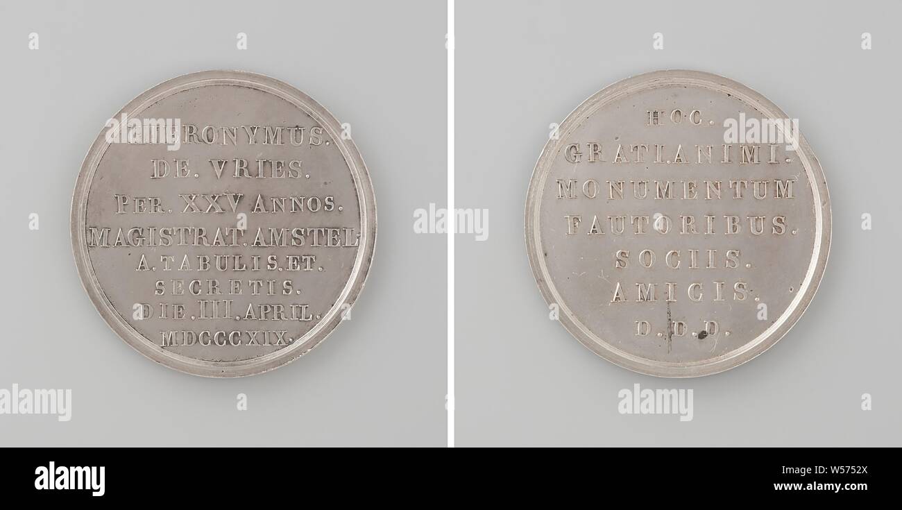 Jeronimo de Vries, twenty-five years secretary of the city of Amsterdam, penned by him among patrons and friends, Silver Medal Front: inscription. Reverse: inscription, Amsterdam, anonymous, Netherlands, 1819 - 1823, silver (metal), striking (metalworking), d 4 cm × w 21.46 Stock Photo