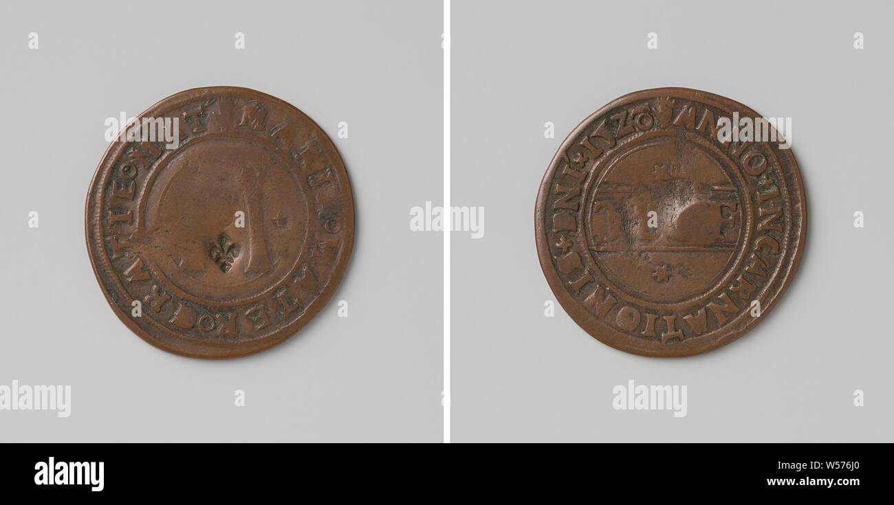 Prosperity of the Chapel of the Blessed Virgin in Antwerp, Copper Medal. Front: letters M, on either side a star within an inscription, between legs of letter M a knock: lily. Reverse: tire with TLOF lettering, below and above a star within a circle, Antwerp, anonymous, 1528, copper (metal), striking (metalworking), d 2.4 cm × w 3.11 Stock Photo