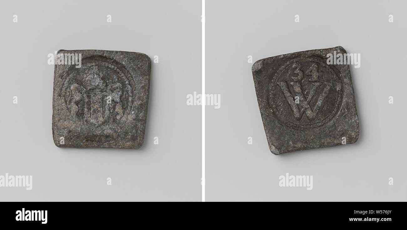 City of Amsterdam, district 34, small piece that gave the right to rye bread at a price of eight and a half penny, almost diamond shaped piece. Front: in round stamp: crowned coat of arms, flanked by two lions within a round pearl border. Reverse: in round stamp: number 34 above letter W inside round pearl edge, Amsterdam, anonymous, 1662, founding, h 3 cm × w 2.9 cm × w 27.34 Stock Photo