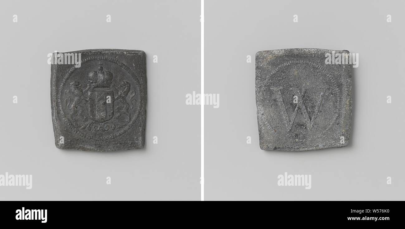 City of Amsterdam, small piece that gave the right to rye bread at a price of eight and a half penny, almost diamond shaped piece. Front: in round stamp: crowned coat of arms, flanked by two lions within a round pearl border. Reverse: in round stamp: letter W inside round pearl edge, Amsterdam, anonymous, 1662, founding, h 3.1 cm × w 2.9 cm × w 27.87 Stock Photo
