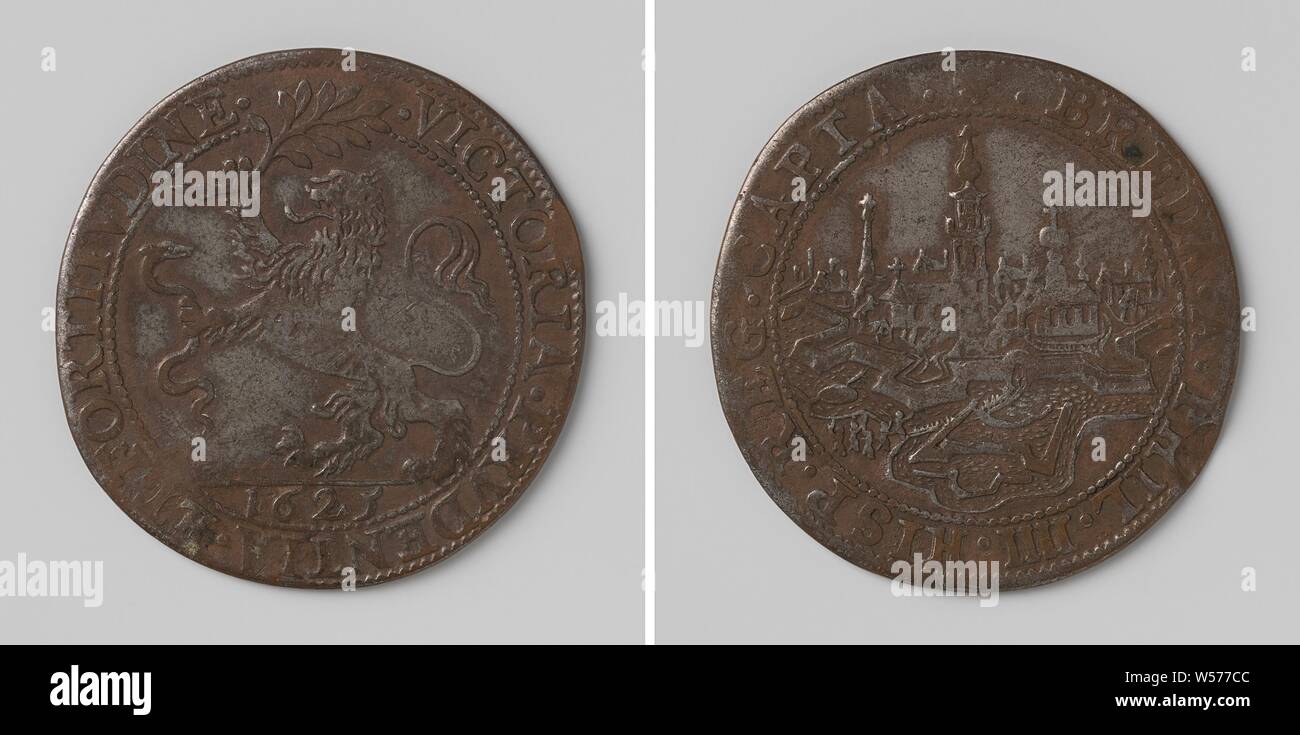 Conquest of Breda by the Spaniards, Silver Medal. Obverse: lion with laurel branch and snake within an inscription, cut: year. Reverse: view of the city of Breda within a circle, Breda, Philip IV (king of Spain), anonymous, Brussels, 1625, silver (metal), striking (metalworking), d 3 cm × w 56 Stock Photo