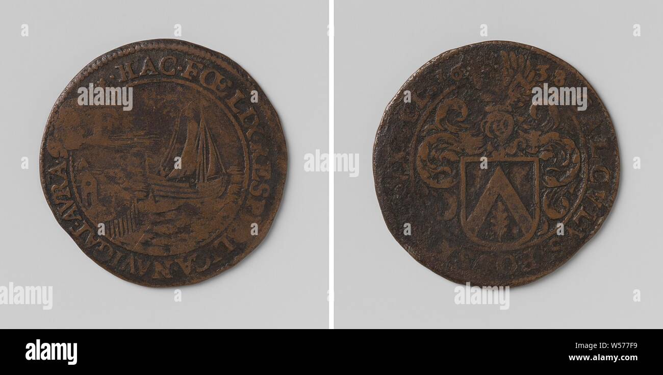 Favorable condition of the southern Netherlands, counted token in honor of Jerome Du Quesnoy, twenty-eighth intendant of the navigation of Brussels, Copper Medal. Front: ship that leaves the port with favorable wind, upper left: crowned letter F inside an inscription. Reverse: helmeted coat of arms in a circular design, Vaart van Brussel, Jerome Du Quesnoy, governor of the southern Netherlands, Ferdinand of Austria, anonymous, Brussels, Jan-1638, copper (metal), striking (metalworking), d 3 cm × w 4.74 Stock Photo
