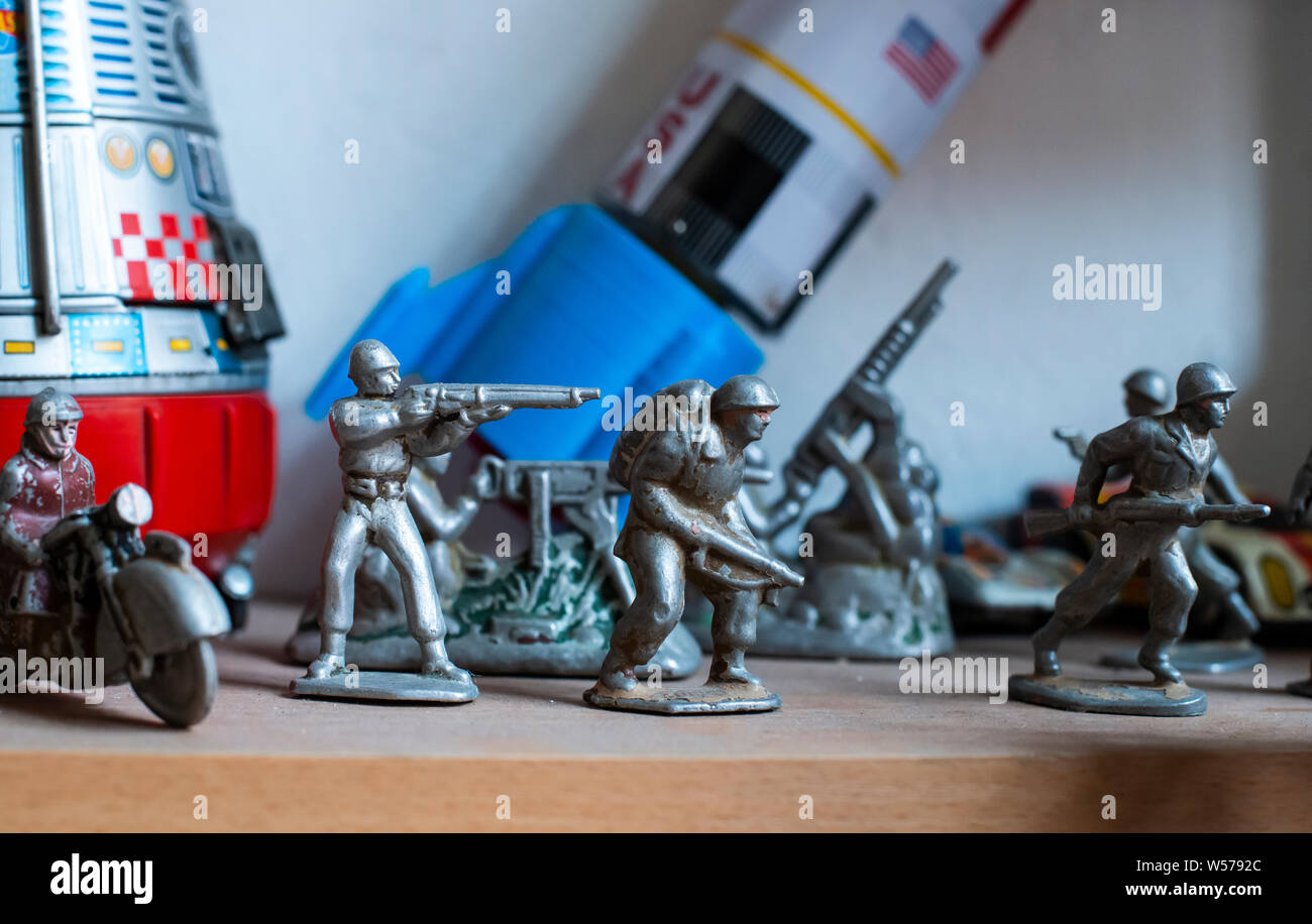 lead toys