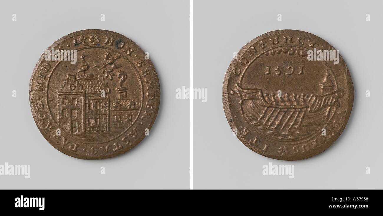 incentive to vigilance and concord, copper token. Front: storks that build a nest on the roof of a house within a circle. Reverse: Roman galley with year inside an inscription, Gerard van Bylaer (copy after), Neurenberg, 1610 - 1648 and/or 1591, copper (metal), striking (metalworking), d 2.9 cm × w 99 Stock Photo