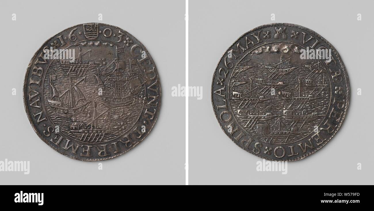 Victory over the Federigo de Spinola fleet off the Zeeland coast, Silver Medal. Front: battle between Dutch sailing ships and Spanish galleys within a circle. Reverse: retreat from the Spanish galleys within a circle, Zeeland, Federico Spinola, anonymous, Middelburg, 1603, silver (metal), striking (metalworking), d 3 cm × w 6.11 Stock Photo
