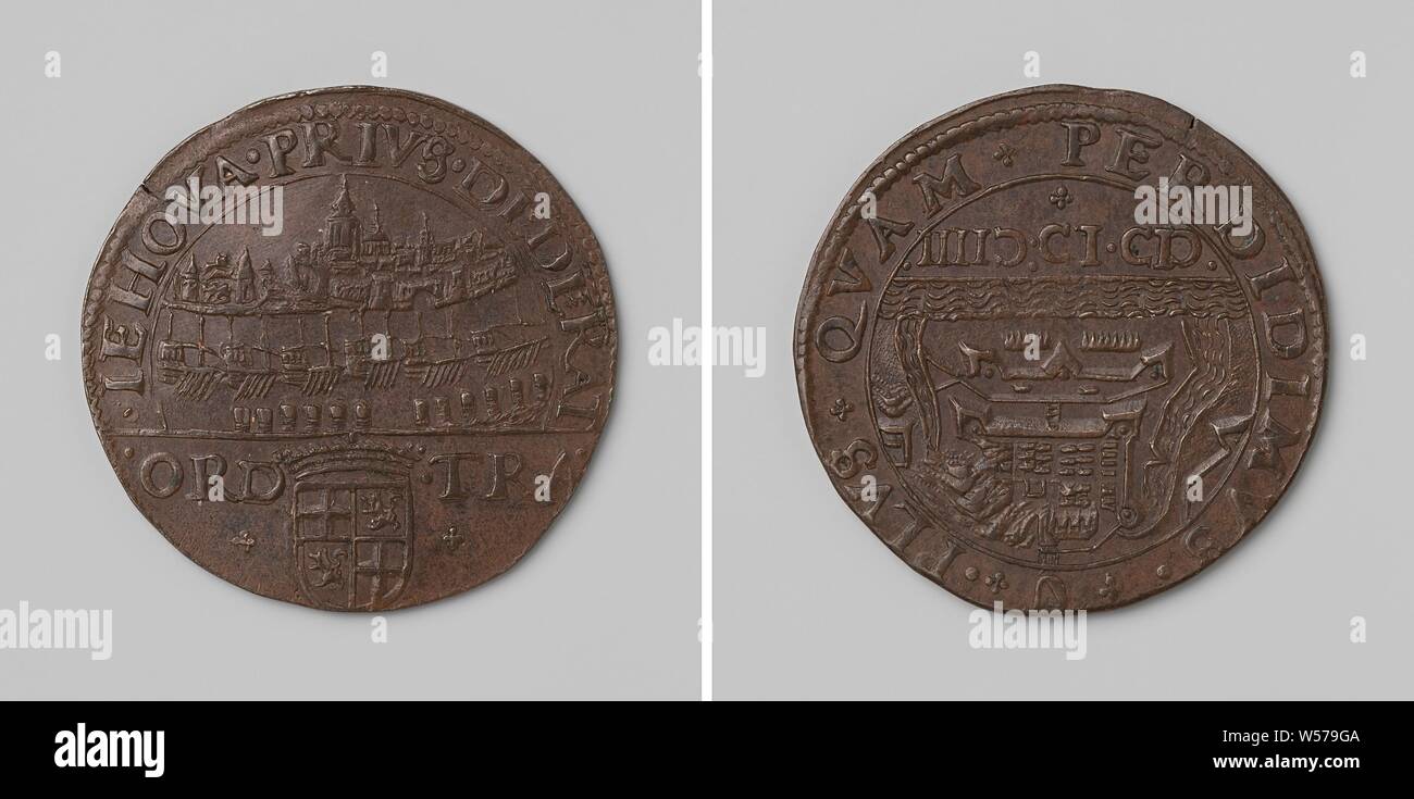 Surrender of Ostend and capture of Sluis, Copper Medal. Obverse: view of the city of Sluis aan Zee within a circle, cut off: inscription interrupted by crowned coat of arms. Reverse: view of the burning Ostend within a circle, cut off: year, Sluis, Oostende, Utrecht, Staten van Utrecht, anonymous, 1604, copper (metal), striking (metalworking), d 3 cm × w 69 Stock Photo