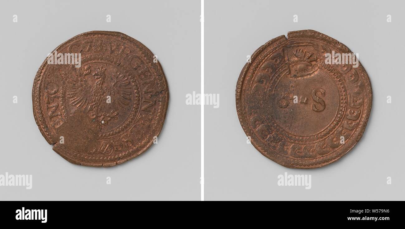 Emergency coin of half a penny from Beleg van Deventer, Copper emergency coin. Obverse: crowned eagle within a cover. Reverse: number ½ and letter S within a circle, knock: city coat of arms, Deventer, Balthasar Wijntgens, 30-Oct-1578, copper (metal), striking (metalworking), d 2.2 cm × w 2.16 Stock Photo