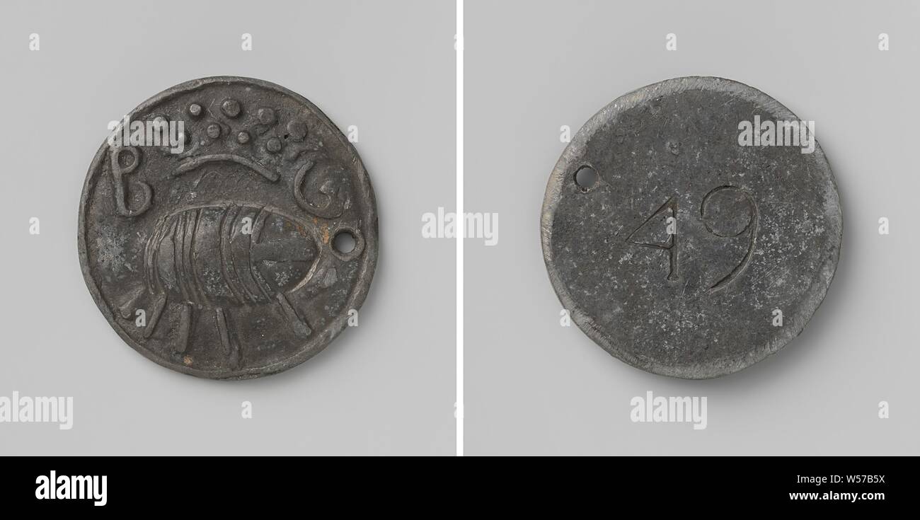 Brandy vendors' guild of Goes, guild token with no. 49, Lead token with hole in it. Front: crowned barrel on a position between letters B and G. Reverse: number 49, Goes, anonymous, 1788, engraving, d 3.9 cm × w 41.43 Stock Photo