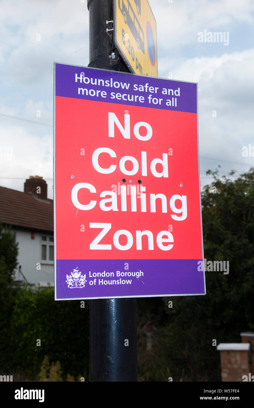 Street sign which says No Cold Calling Zone to deter people selling on the doorstep. UK. (111) Stock Photo