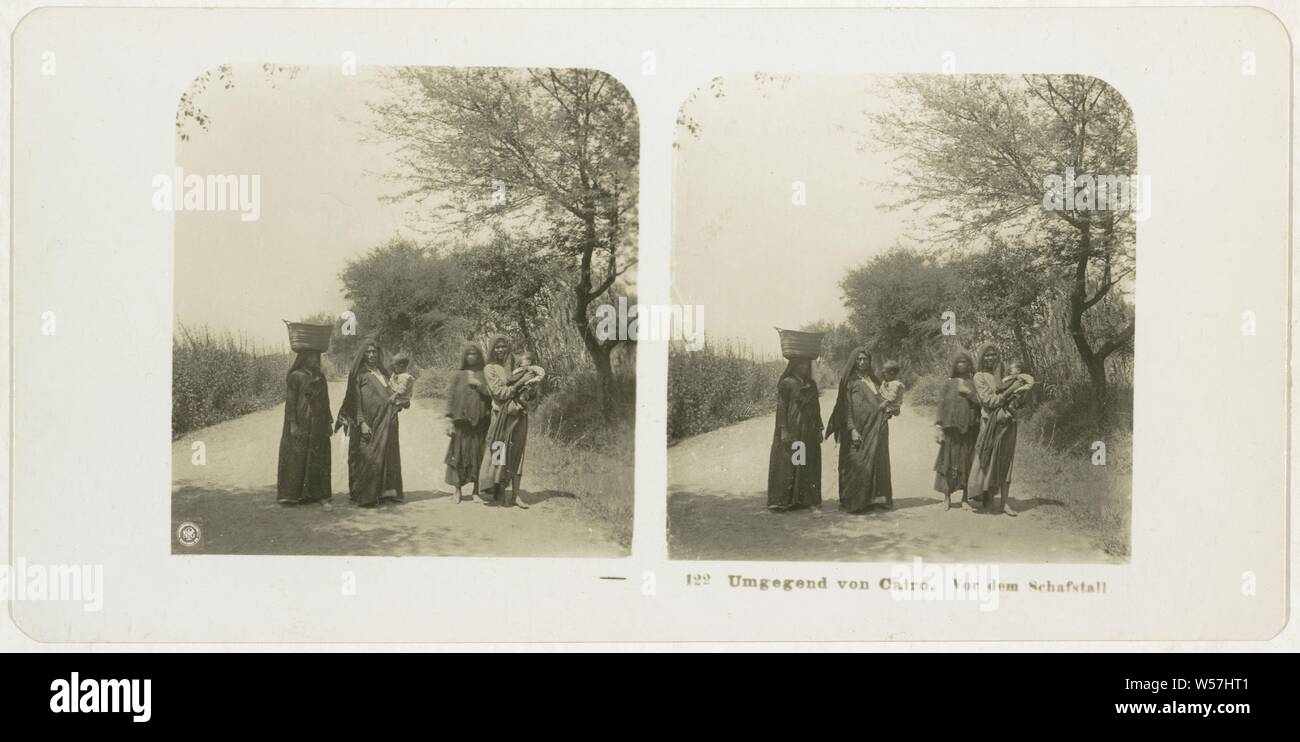 From von Cairo. Vor dem Schafstall, Cairo, Neue Photographische Gesellschaft, Steglitz, 1909 Stock Photo