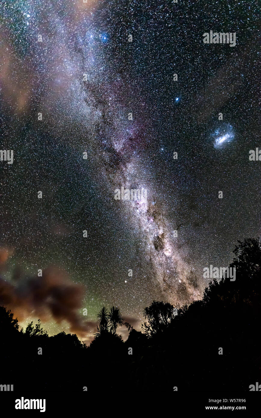 Milky way new zealand hi-res stock photography and images - Alamy