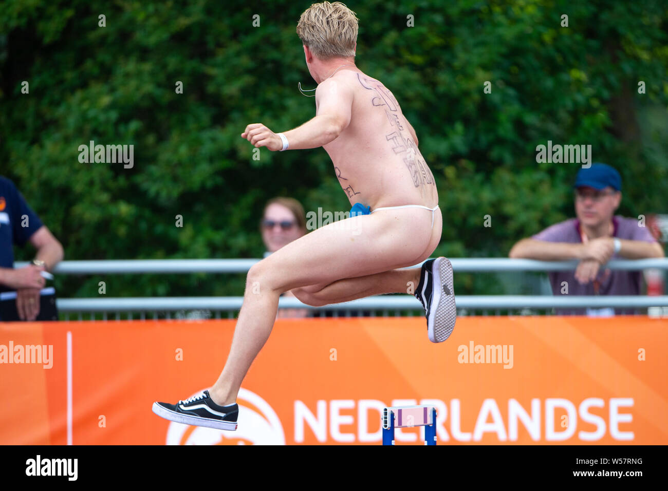 The Hague, Netherlands. 26th July, 2019. THE HAGUE, 26-07-2019, Dutch Athletics Championships, NK Atletiek, HAAG Atletiek, Streaker Credit: Pro Shots/Alamy Live News Stock Photo