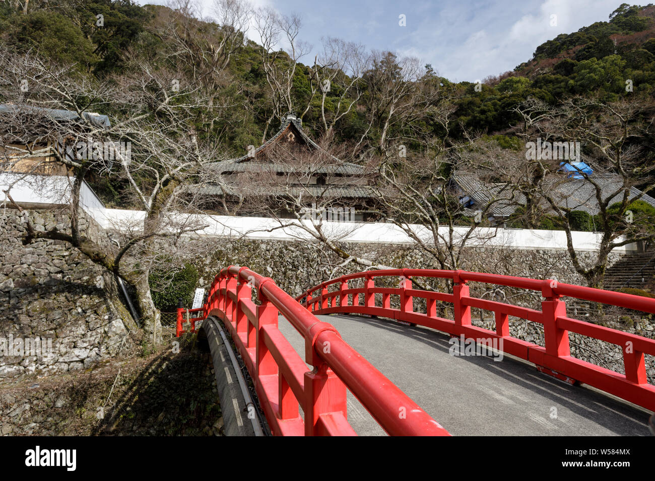Minooyama Ryuan Temple In The Meiji No Mori Mino Quasi National Park Osaka Japan Stock Photo Alamy Minooyama Ryuan Temple In The Meiji No Mori Mino Quasi National Park Osaka Japan Stock Photo Alamy