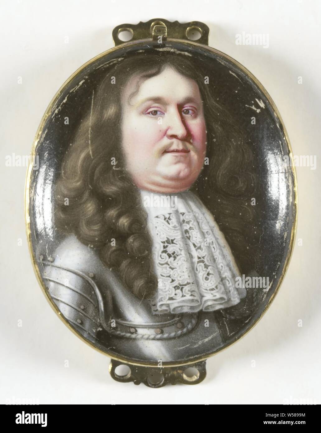 Adolf Count of Nassau-Dillenburg-Schaumburg (1629-76), Portrait of Adolf Count of Nassau-Dillenburg-Schaumburg (1629-76). Bust, facing right, facing. Part of the collection of portrait miniatures, Adolf Count of Nassau-Schaumburg, Peter Boy (I), 1660 - 1699, copper (metal), h 3 cm × w 2.4 cm h 3.5 cm × w 2.5 cm × d 0.7 cm Stock Photo