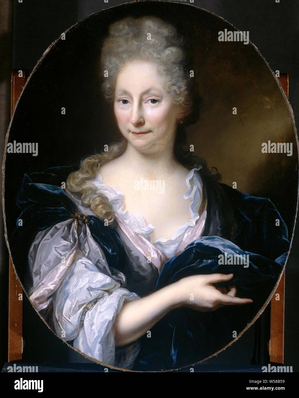 Portrait of Margaretha van de Eeckhout, Wife or Pieter van de Poel, wife of Pieter van de Poel. Half-length with a short gray wig with a long tail., Arnold Boonen, 1690 - 1729, canvas, oil paint (paint), h 82.5 cm × w 65.5 cm d 7.8 cm Stock Photo