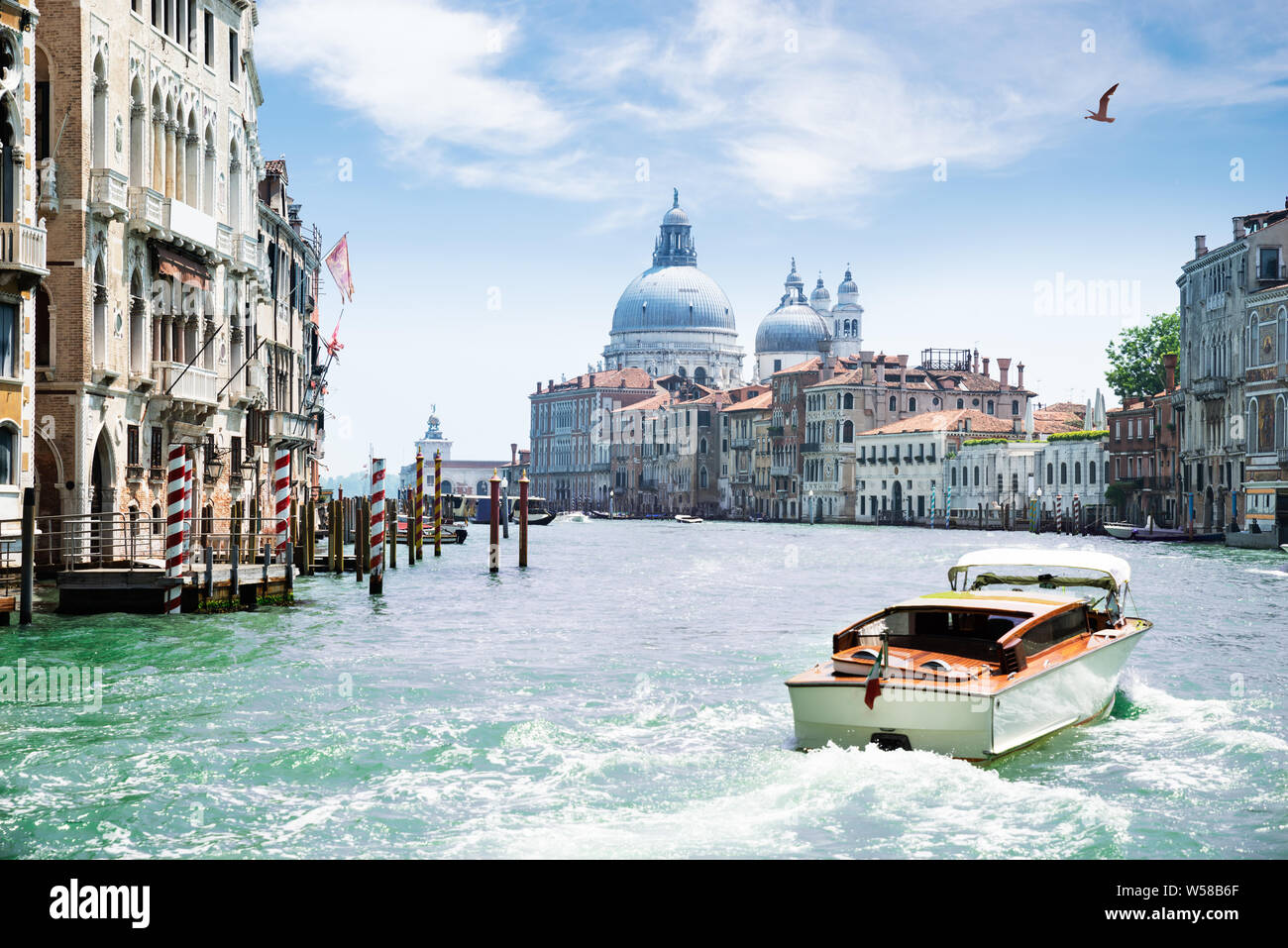 Old villas venice hi-res stock photography and images - Alamy