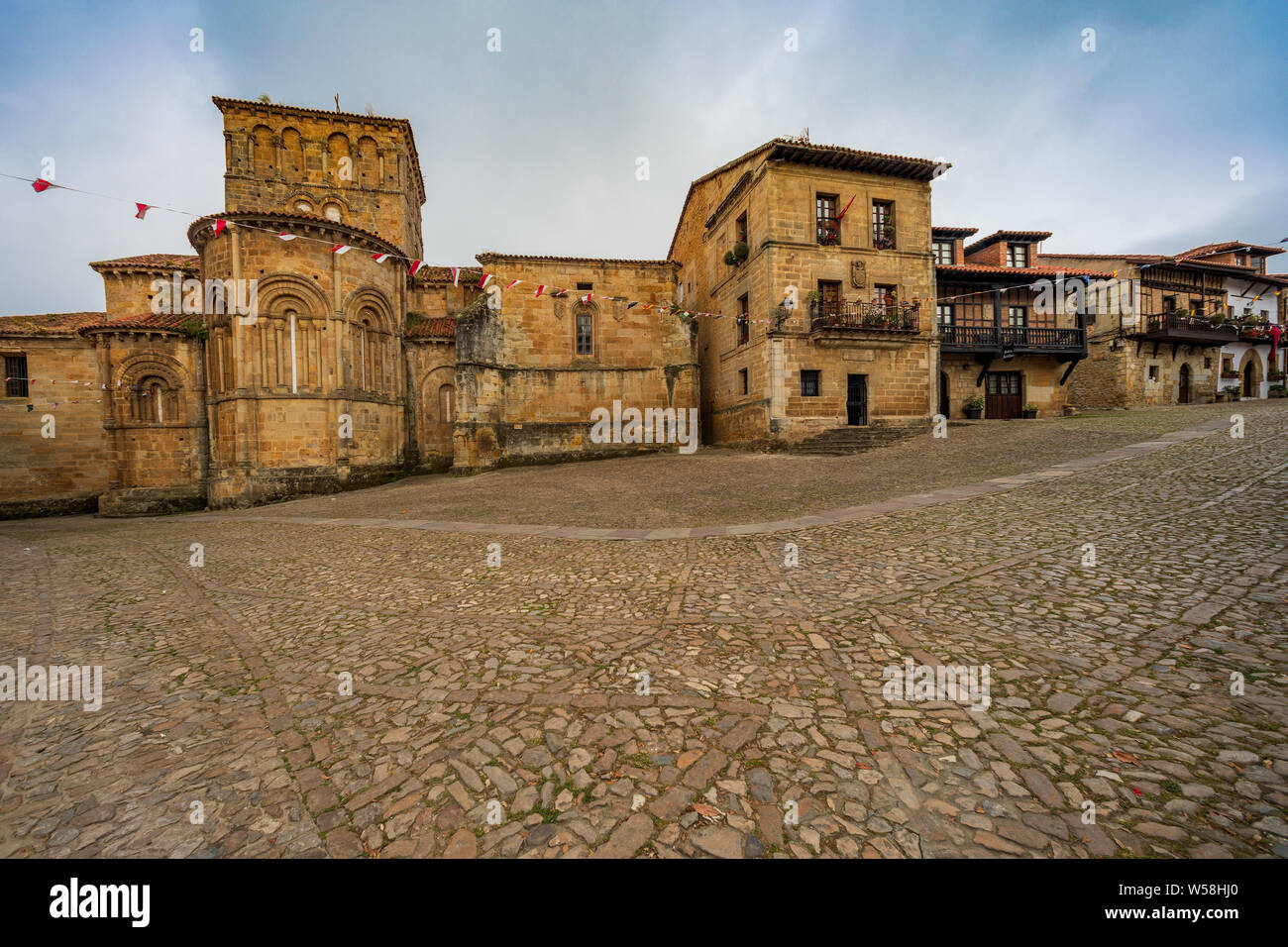 View medieval town santillana hi-res stock photography and images - Alamy