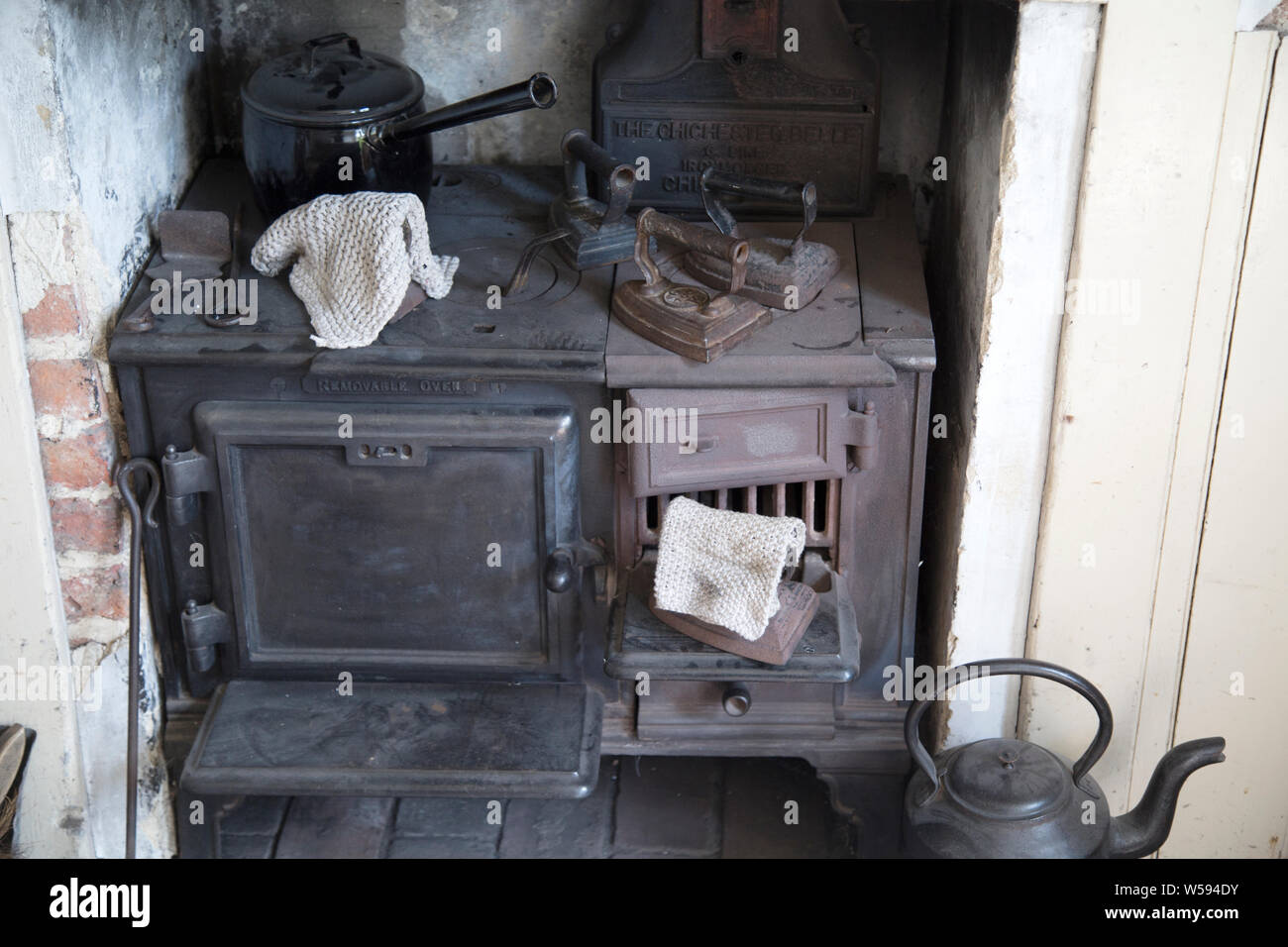 Iron stove, late 19th Century agricultural labourers home furniture Stock Photo