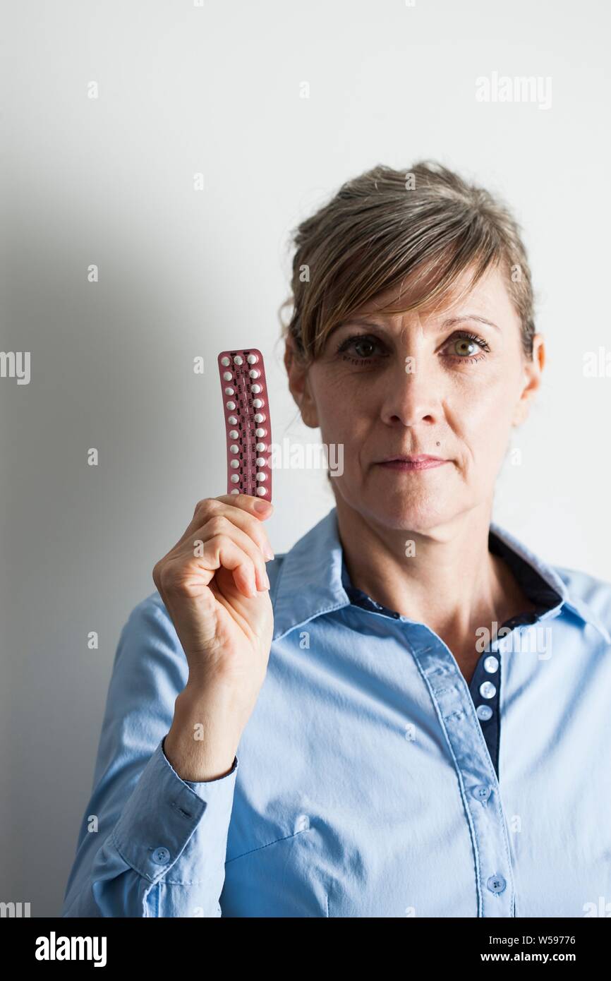 Menopausal hrt hires stock photography and images Alamy
