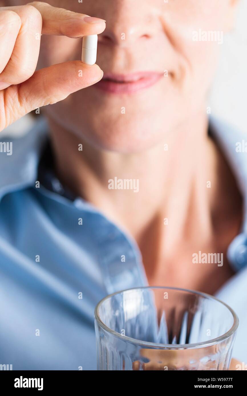Taking ibuprofen hires stock photography and images Alamy