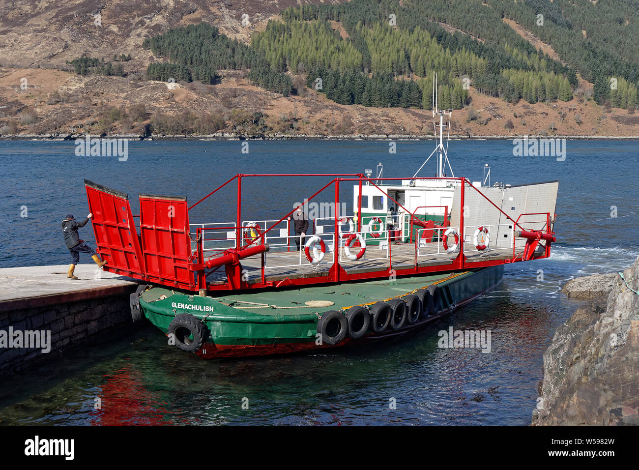 Glenachulish worlds last manual turntable ferry Stock Photo Alamy