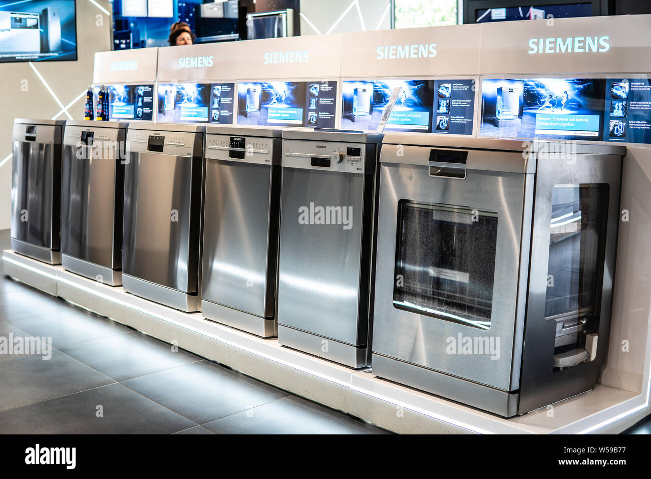 https://c8.alamy.com/comp/W59B77/warsaw-poland-july-2018-inside-siemens-showroom-free-standing-silver-inox-dishwashers-siemens-on-display-for-sale-W59B77.jpg