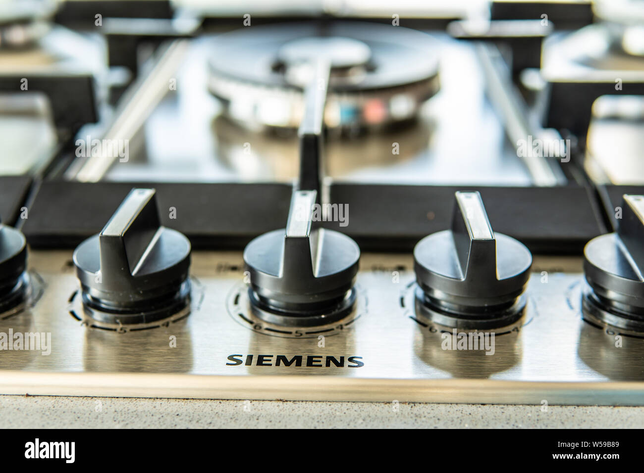 Gas hob white hi res stock photography and images Alamy