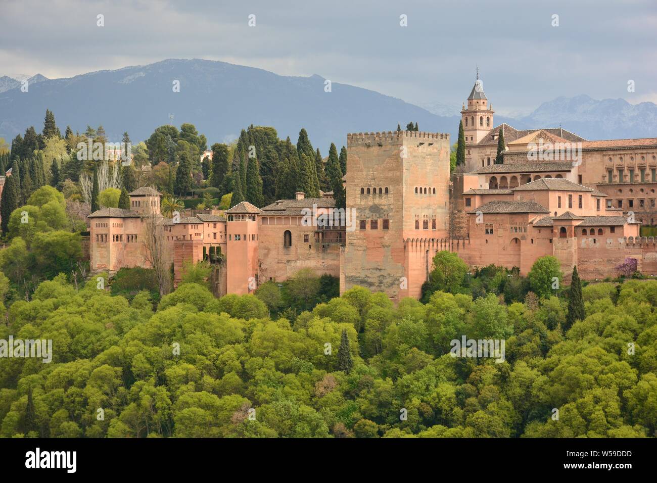 La Alhambra de Granada vista desde el mirador de san Nicolas Stock Photo