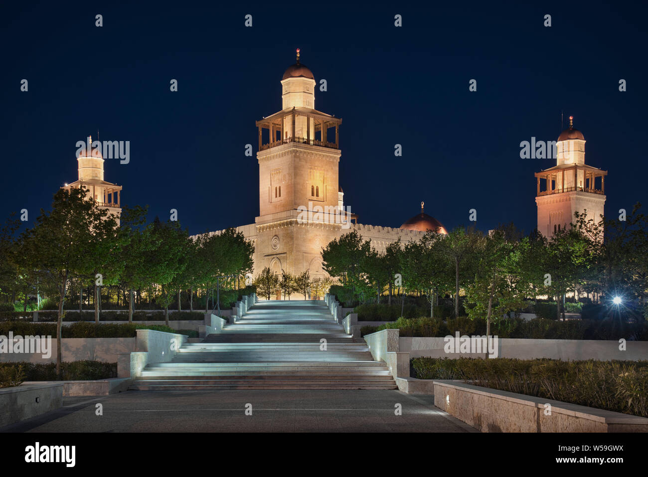 Photo of the King Hussein Mosque at the blue hour time in Amman Stock Photo