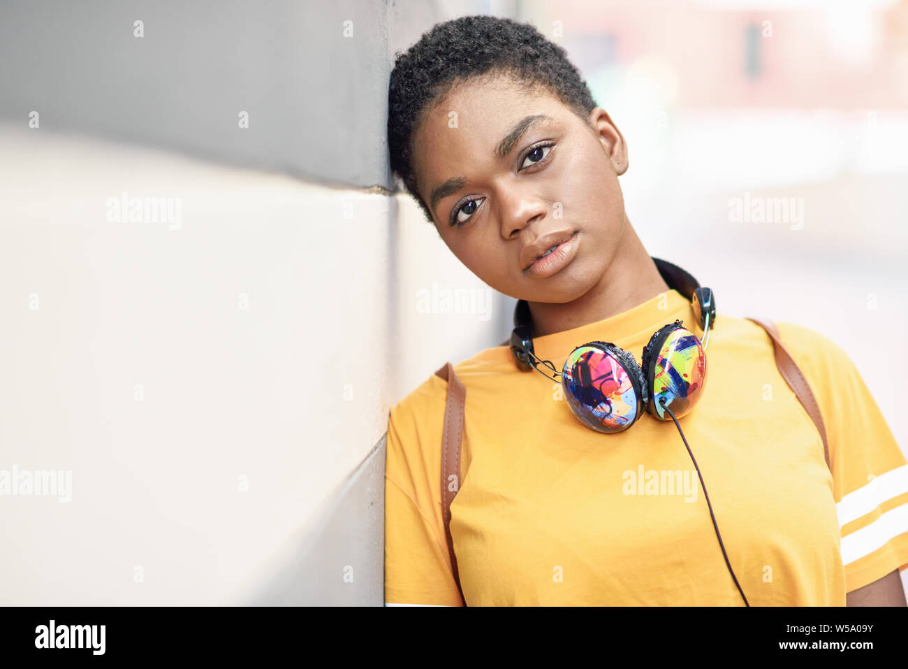 Sad african black girl hi-res stock photography and images - Alamy