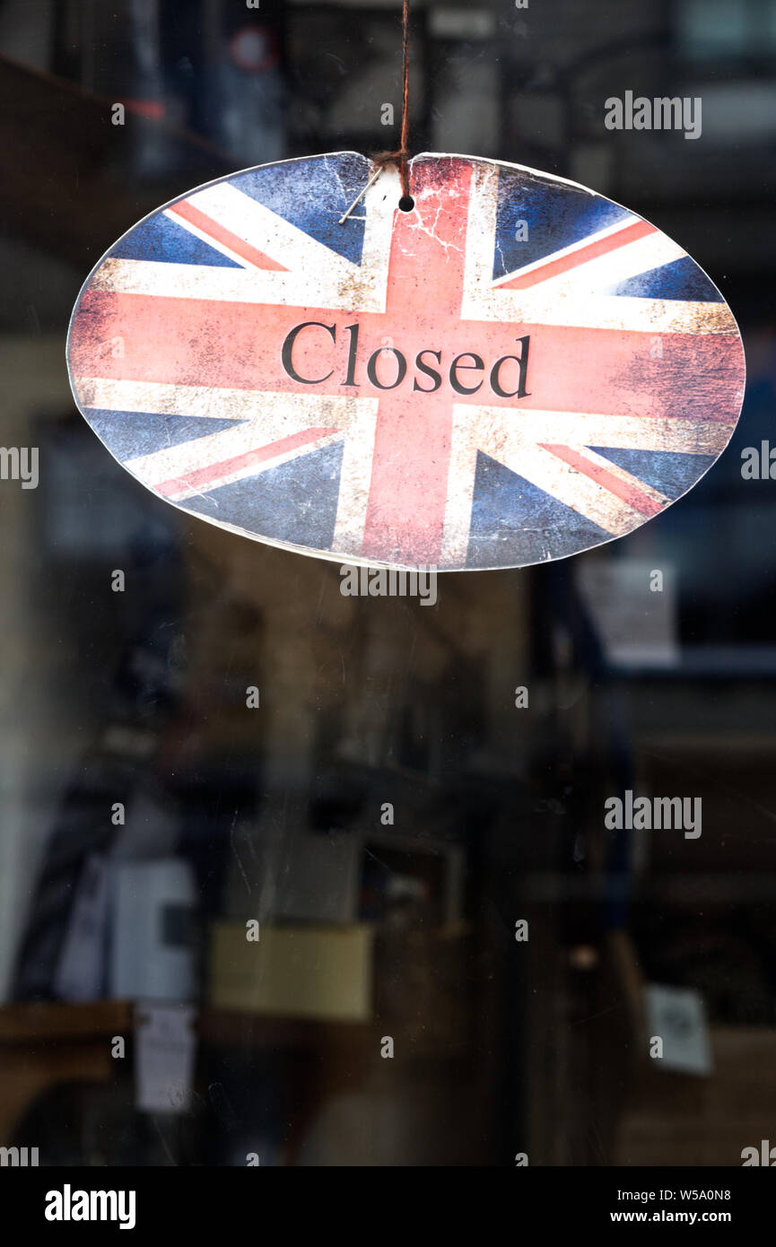union jack, shop closed sign Stock Photo Alamy