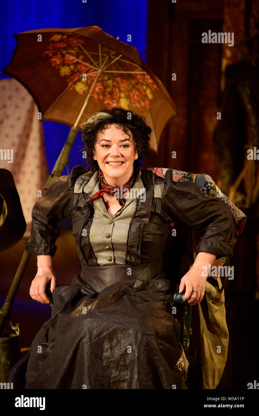 Josie Lawrence as Aunt Eller in Oklahoma!, Chichester Festival Theatre, West Sussex, UK. 19 July 2019. Stock Photo