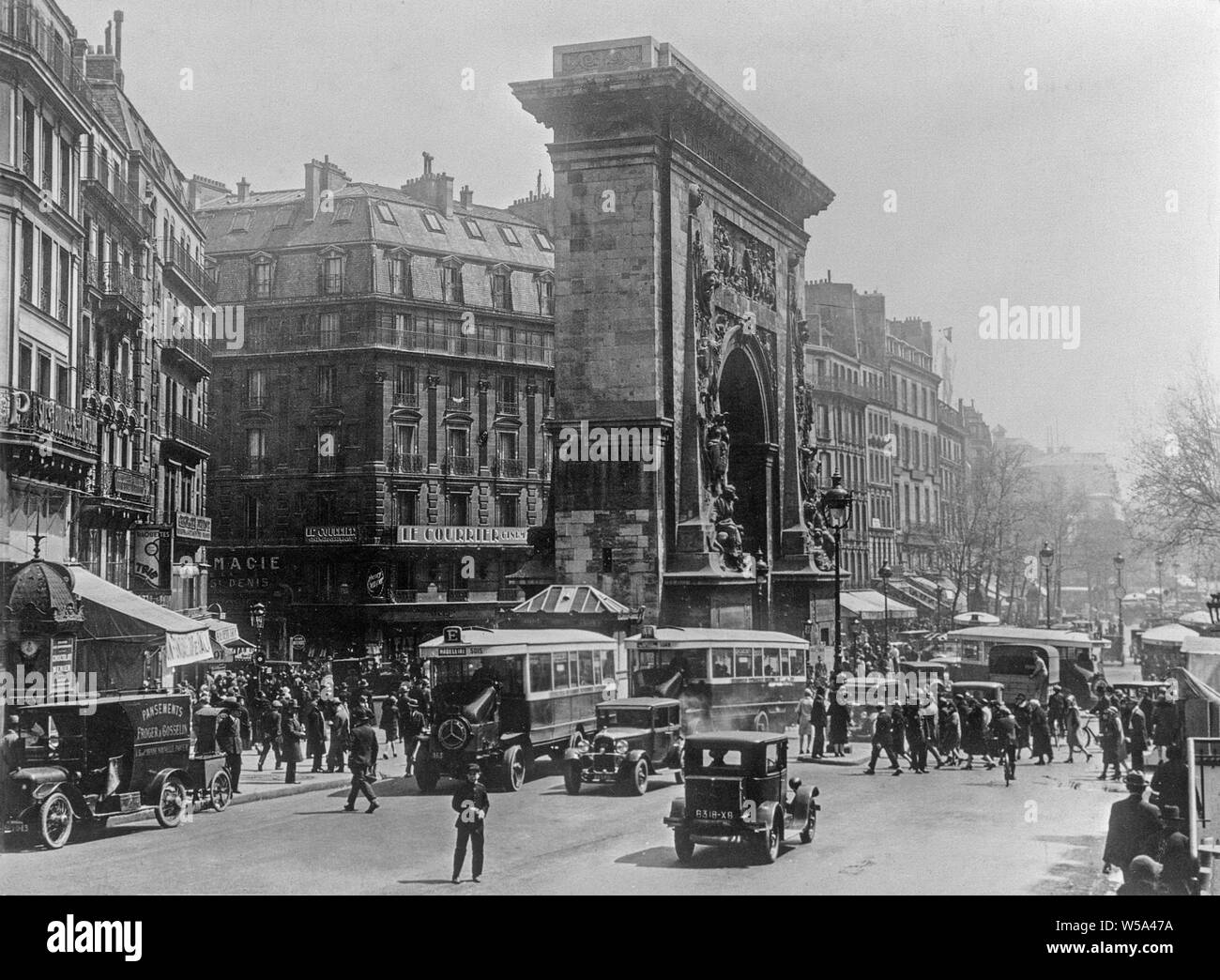 An early twentieth century black and white photograph showing the Rue