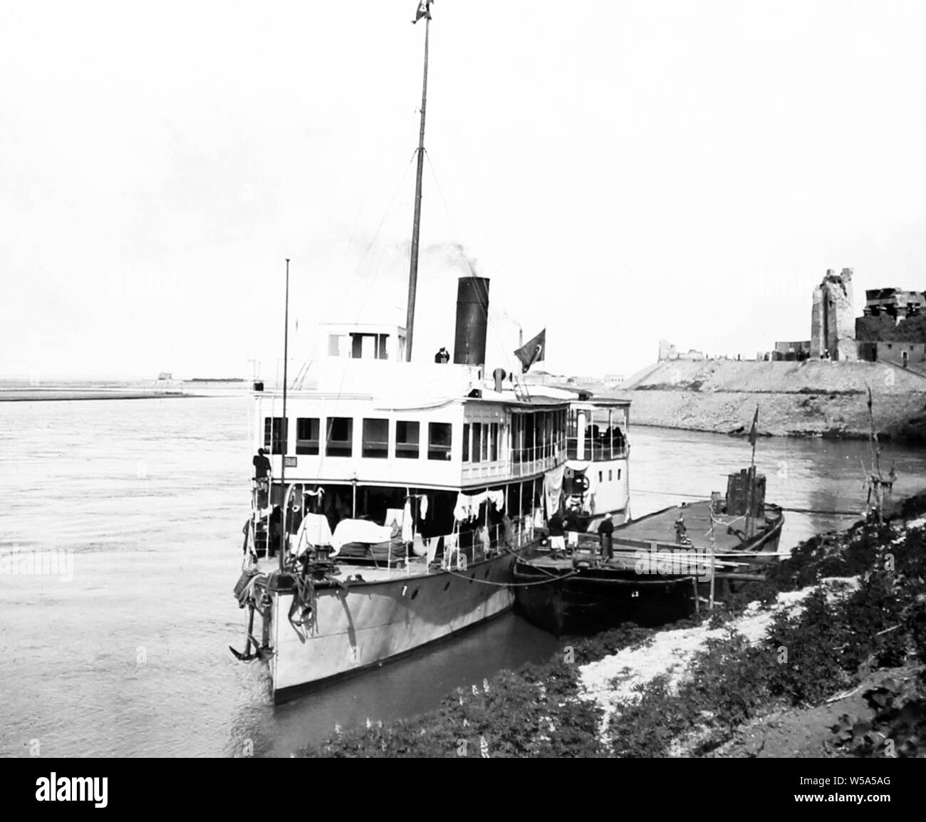 Nile steamer hires stock photography and images Alamy