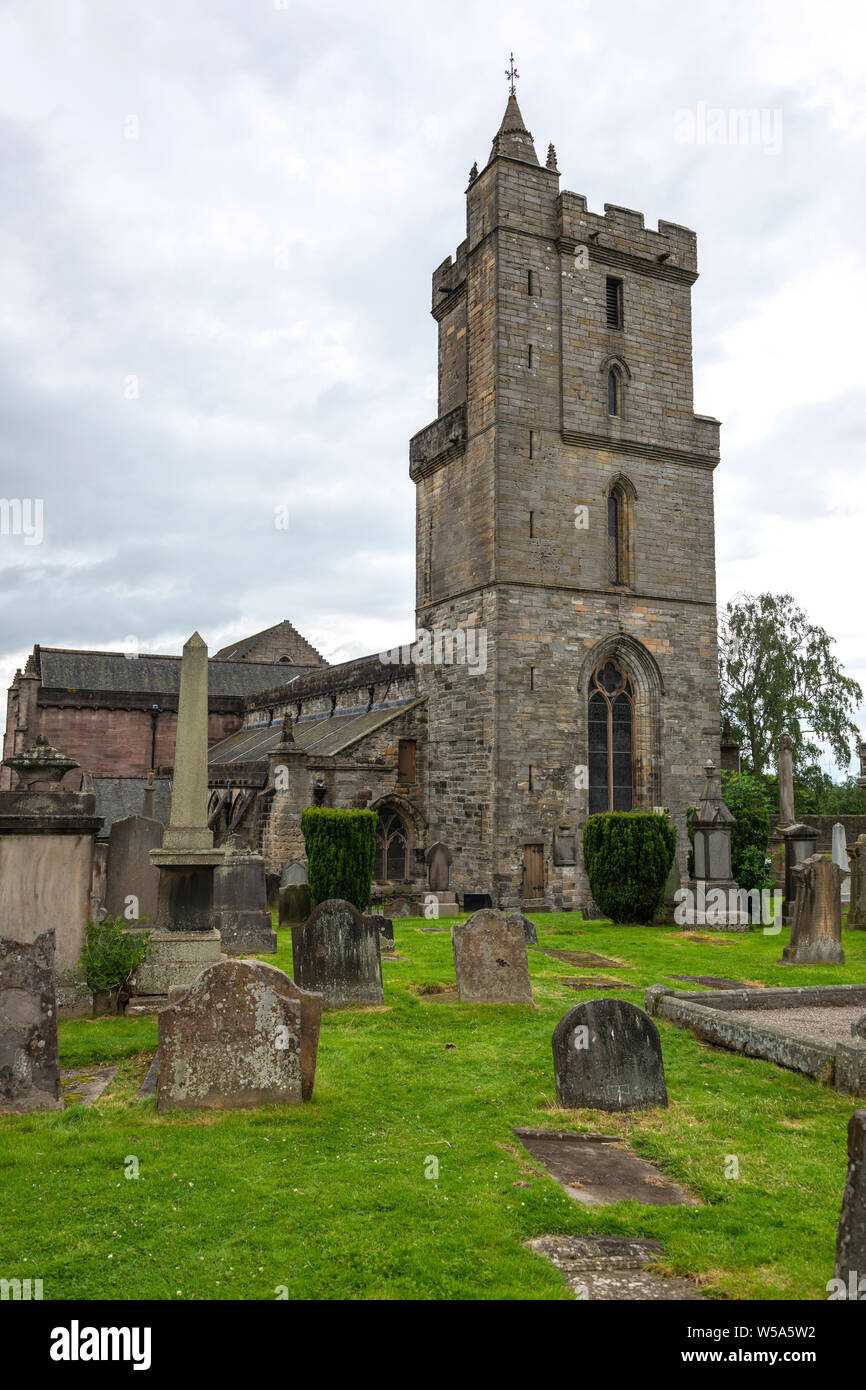 Church of the Holy Rude viewed from the graveyard in the heart of the old town of Stirling, Scotland, UK Stock Photo