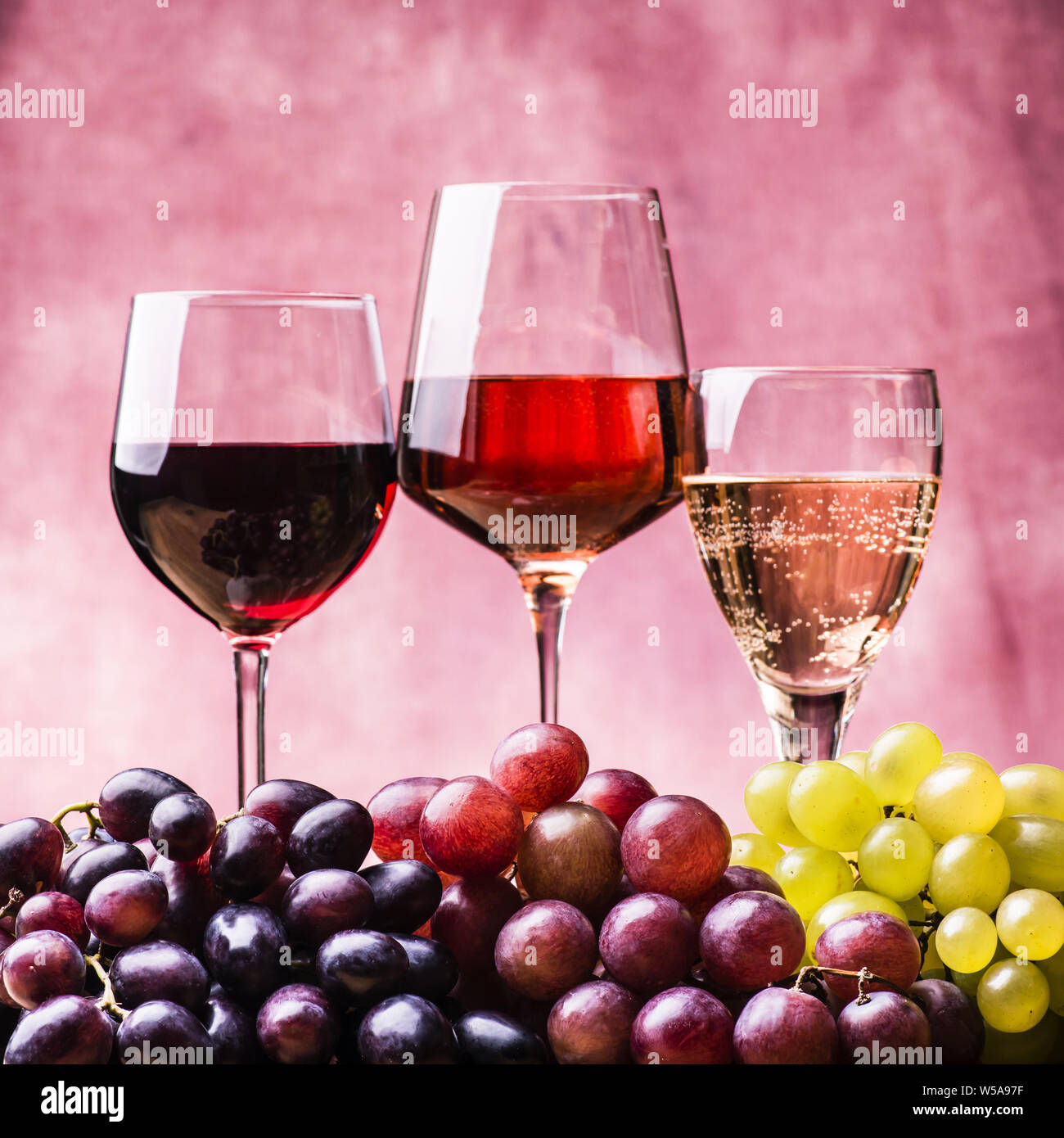 Different types of grapes hires stock photography and images Alamy